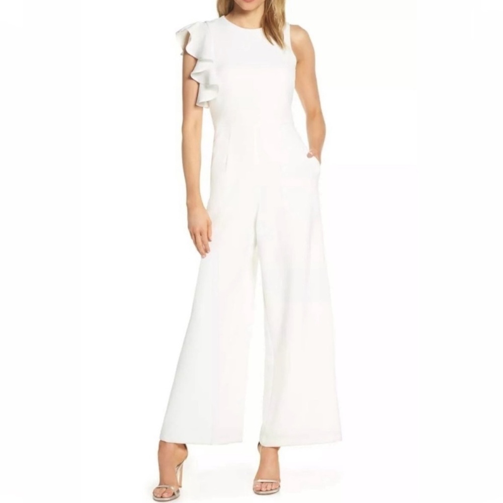 Julia Jordan Hunter Crepe Ruffle Shoulder Jumpsuit in Ivory (Size 4)